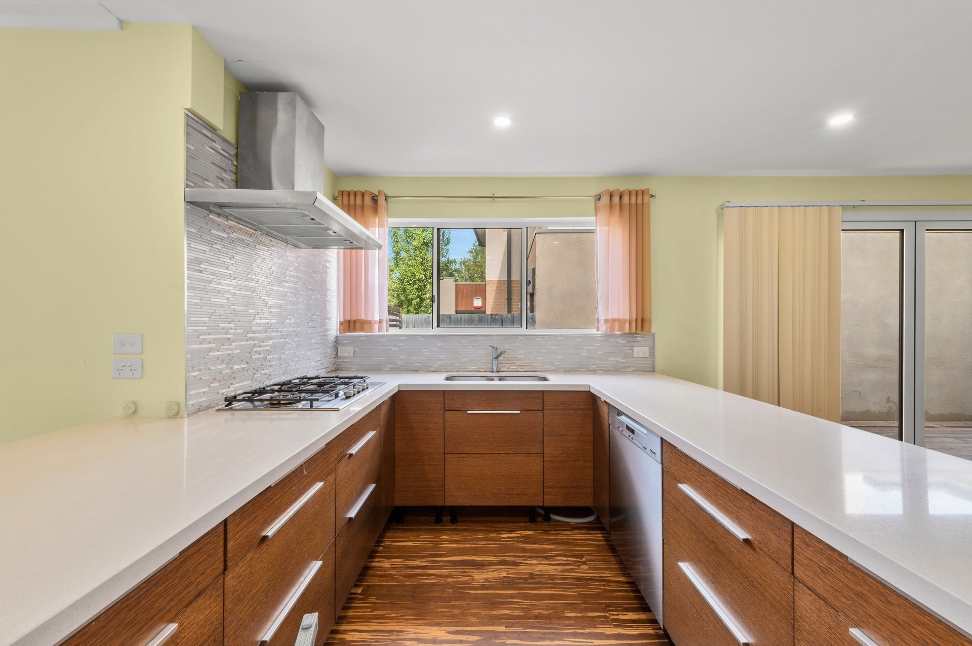 15 Saxonwood Drive, Doncaster East image 4