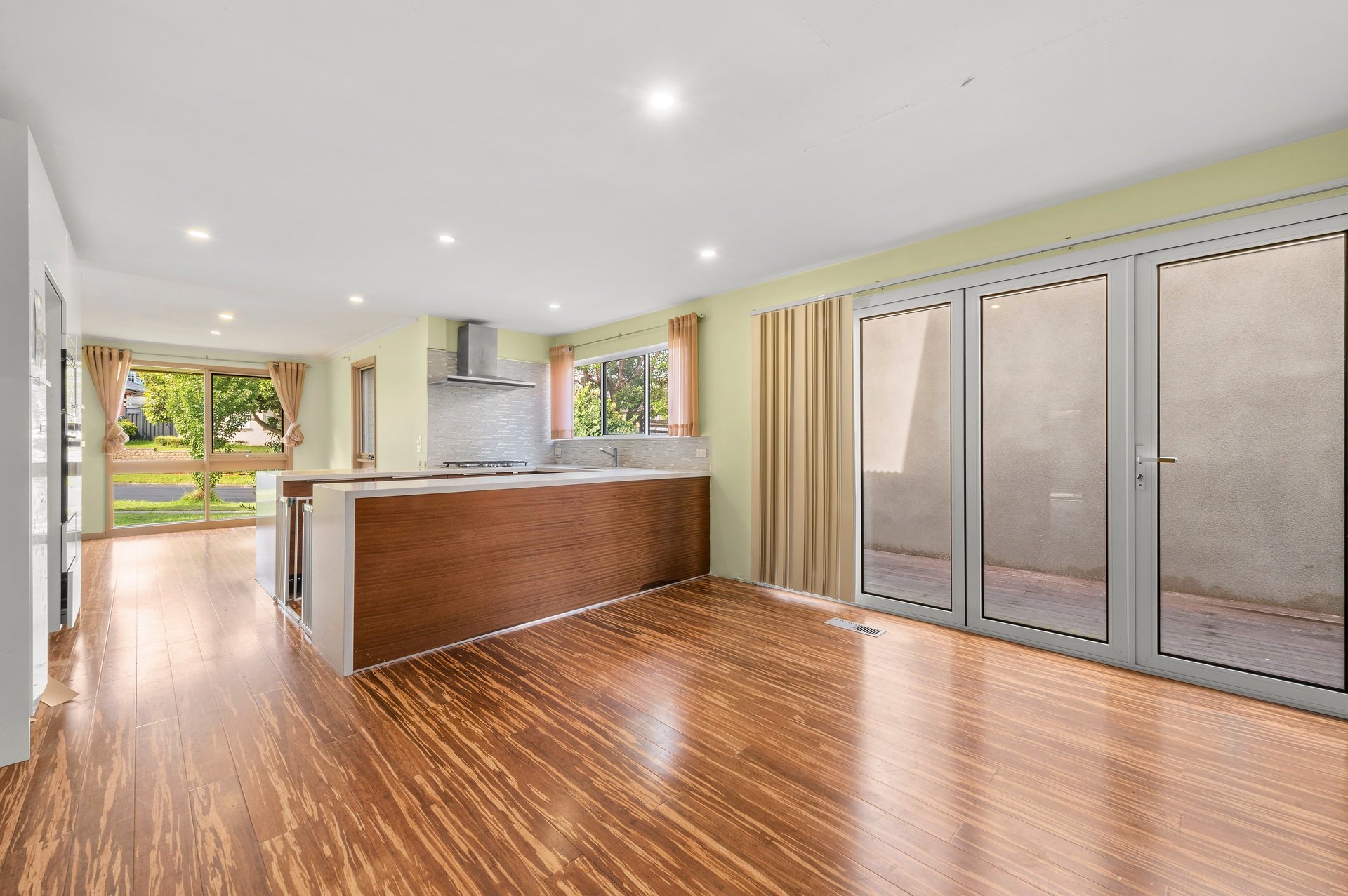 15 Saxonwood Drive, Doncaster East image 3