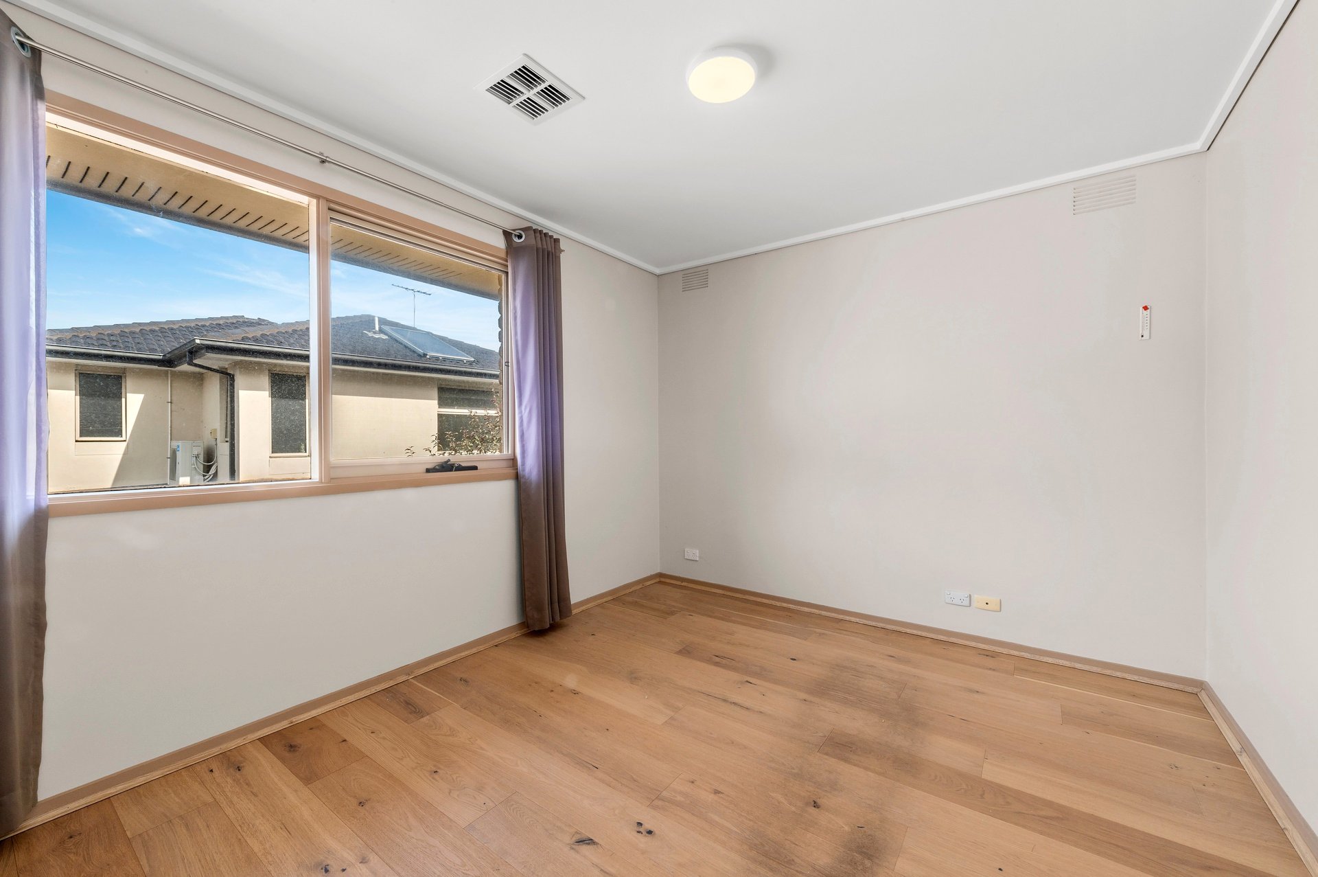 15 Saxonwood Drive, Doncaster East image 9
