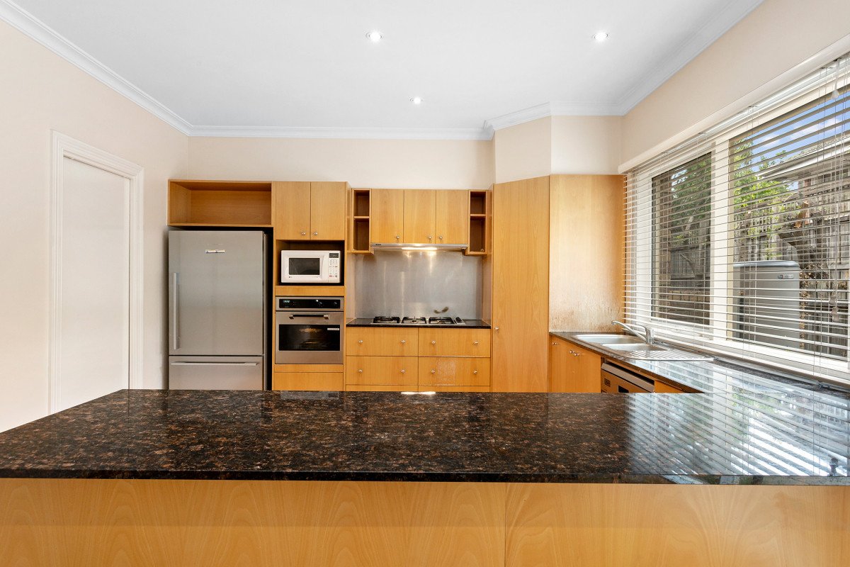 15 Scotch Circuit, Hawthorn image 4
