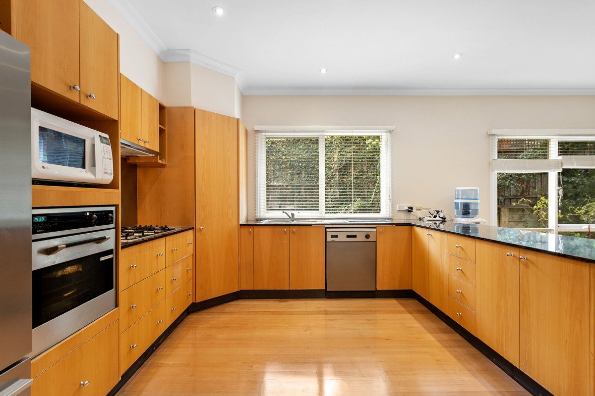 15 Scotch Circuit, Hawthorn image 5
