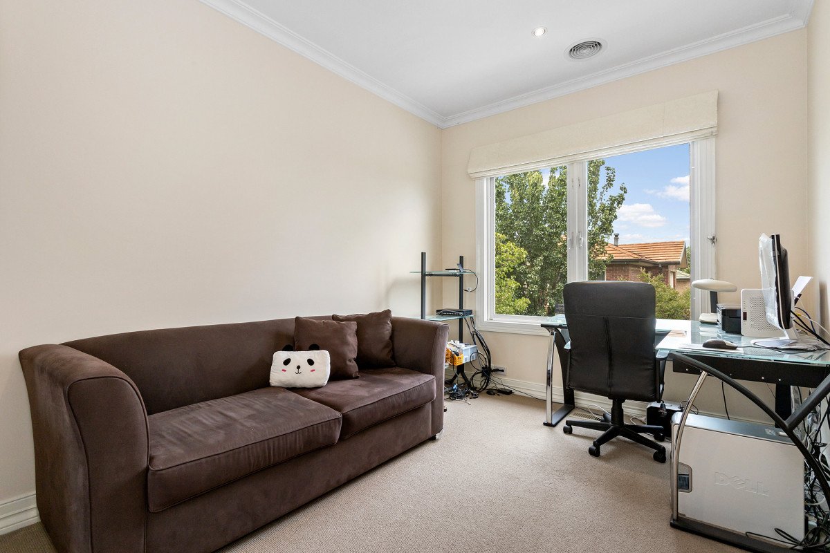 15 Scotch Circuit, Hawthorn image 6