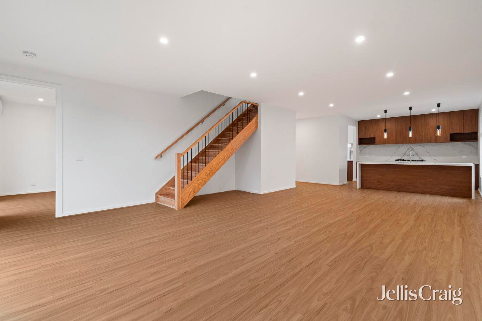 15 Shakespeare Avenue, Mooroolbark image 4