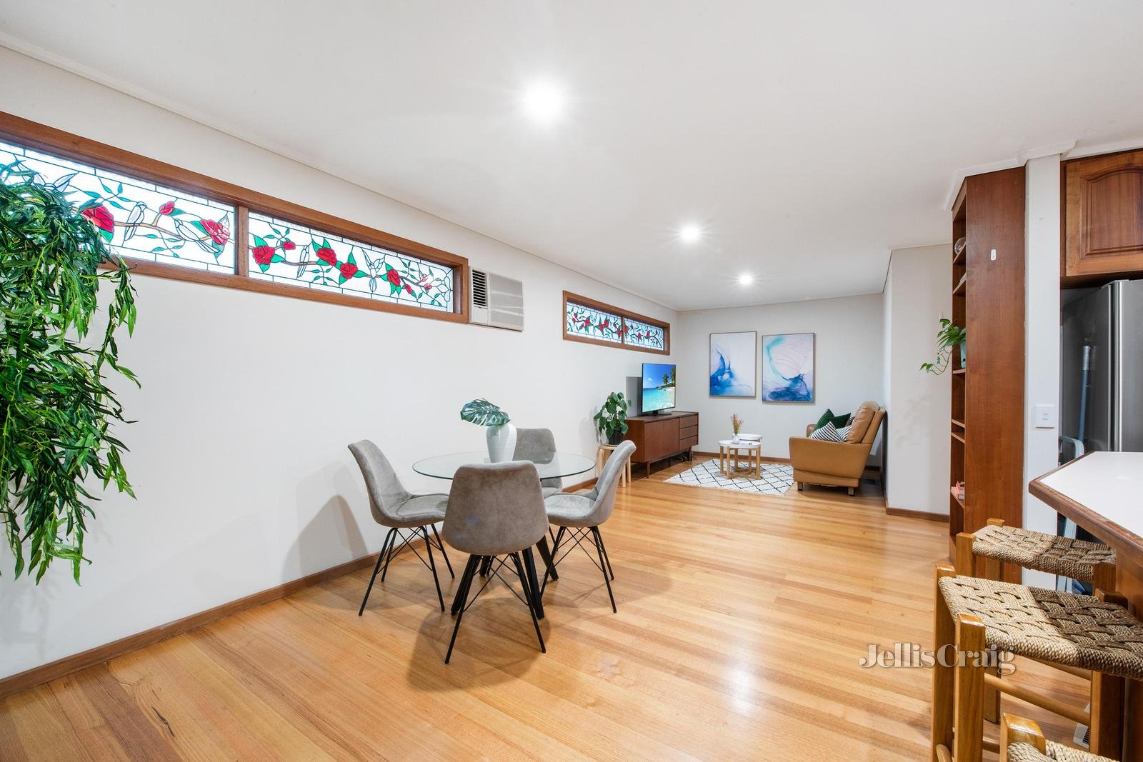 15 Sharrow Road, Mitcham image 5