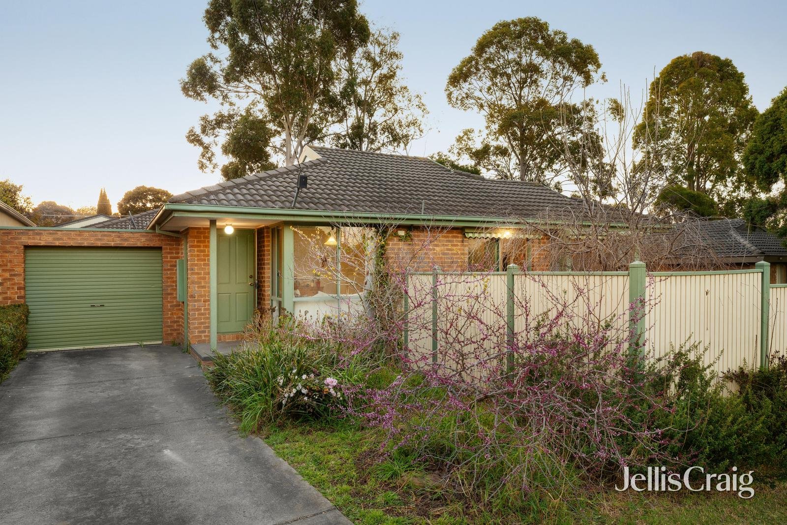 15 Sherlowe Crescent, Viewbank image 1
