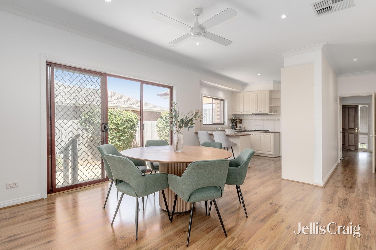 1/5 Short Street, Glen Waverley image 4