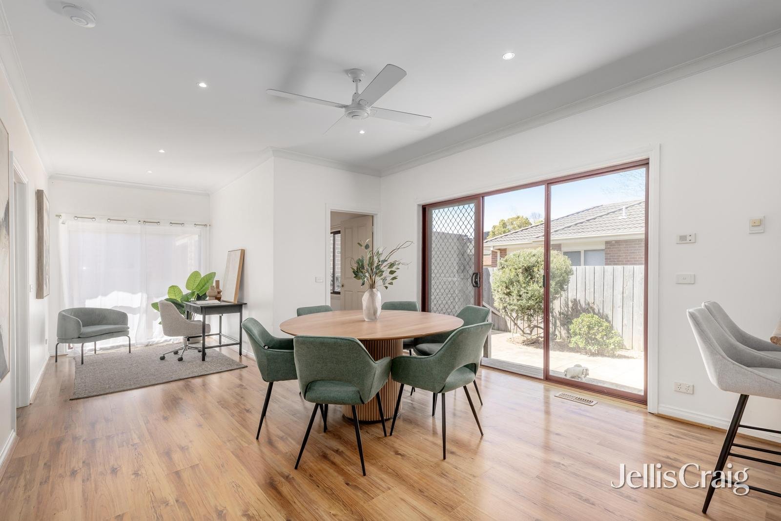 1/5 Short Street, Glen Waverley image 5