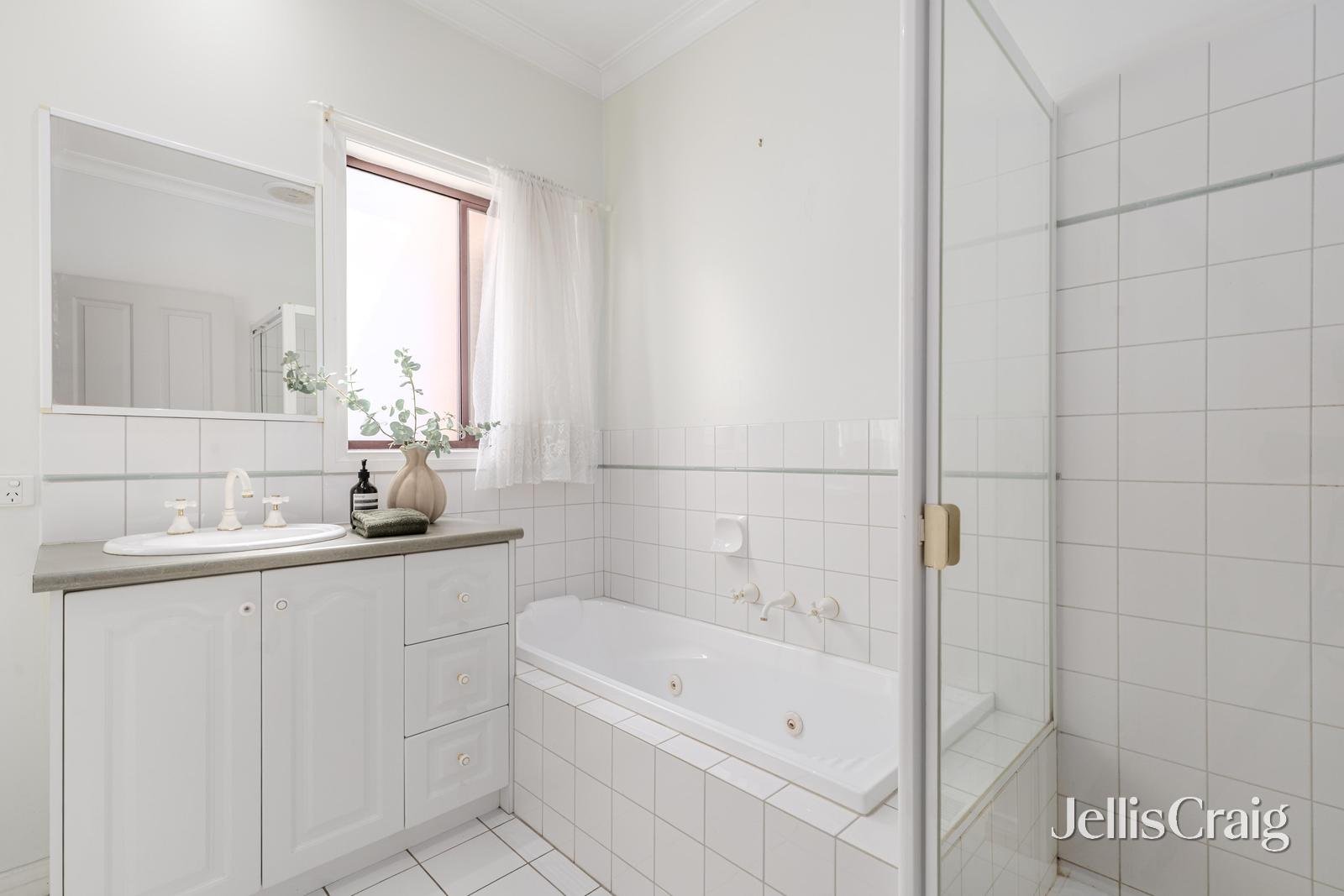1/5 Short Street, Glen Waverley image 10