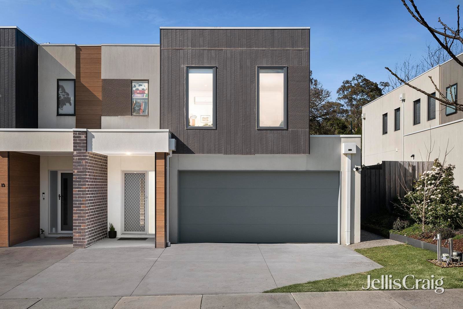 15 Simmons Court, Chirnside Park image 1