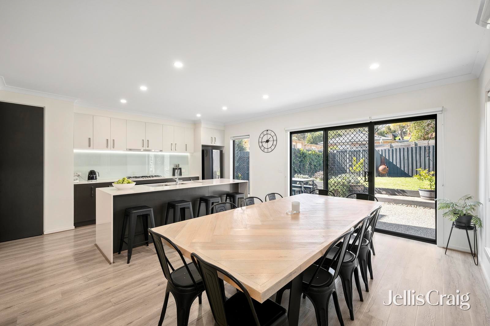 15 Simmons Court, Chirnside Park image 3