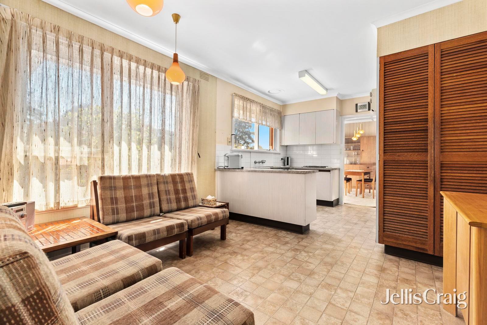 15 Snowden Drive, Glen&nbsp;Waverley image 3