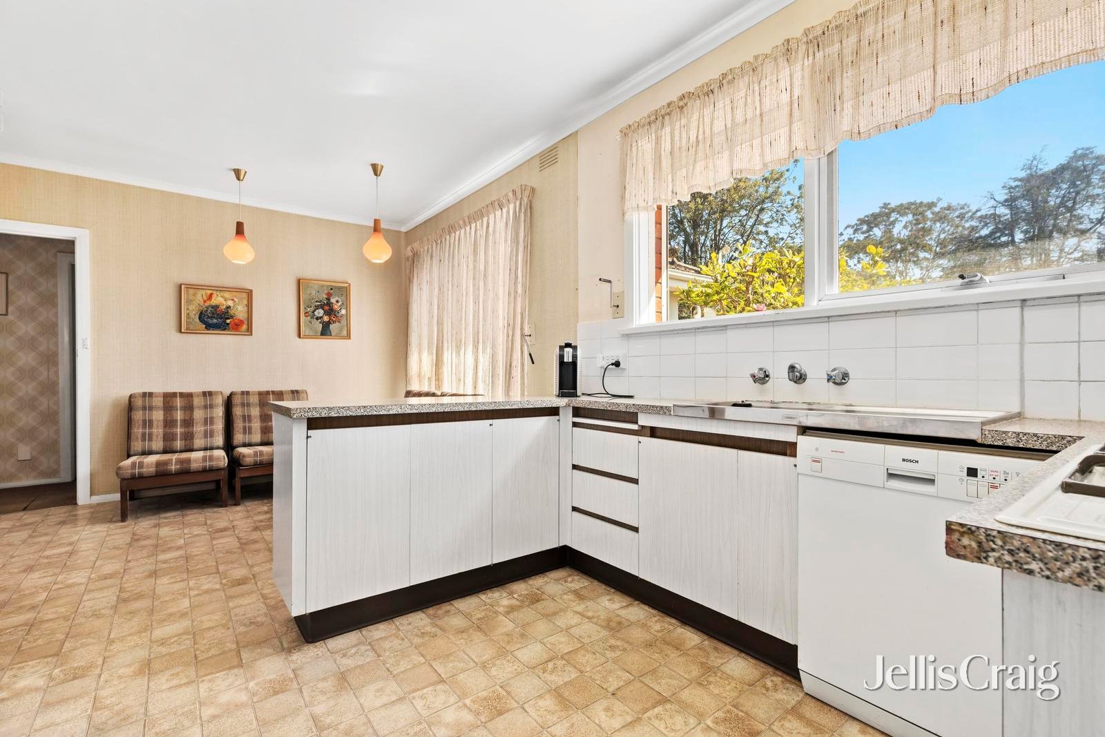 15 Snowden Drive, Glen&nbsp;Waverley image 4