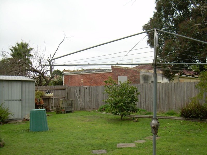15 Springfield Road, Box Hill North image 2