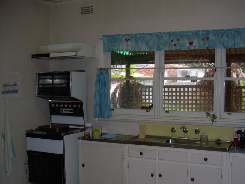 15 Springfield Road, Box Hill North image 3