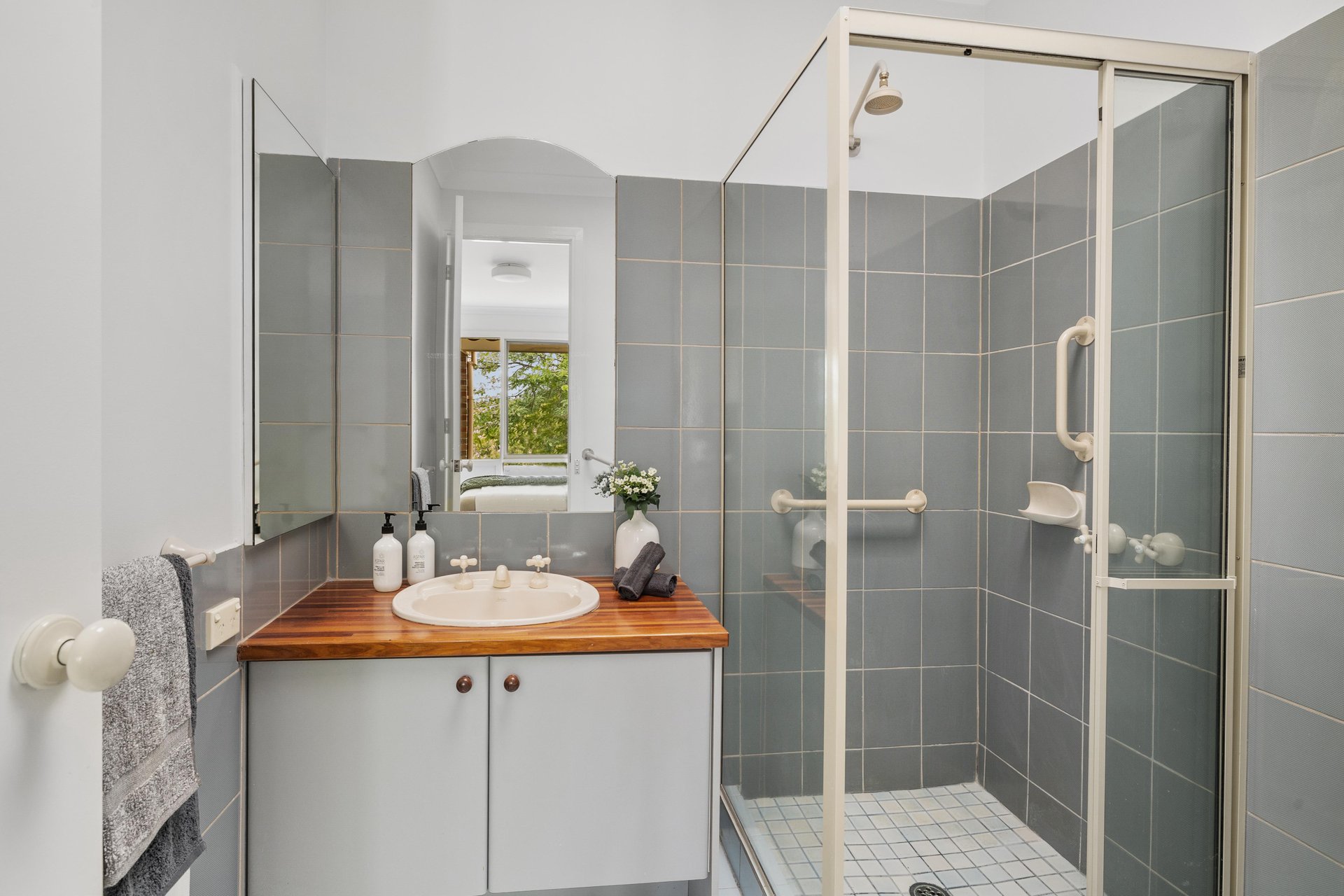 15 St Anthonys Place, Kew image 10
