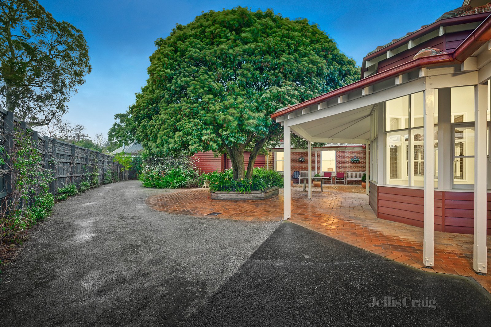 15 St Johns Avenue, Mont Albert image 12