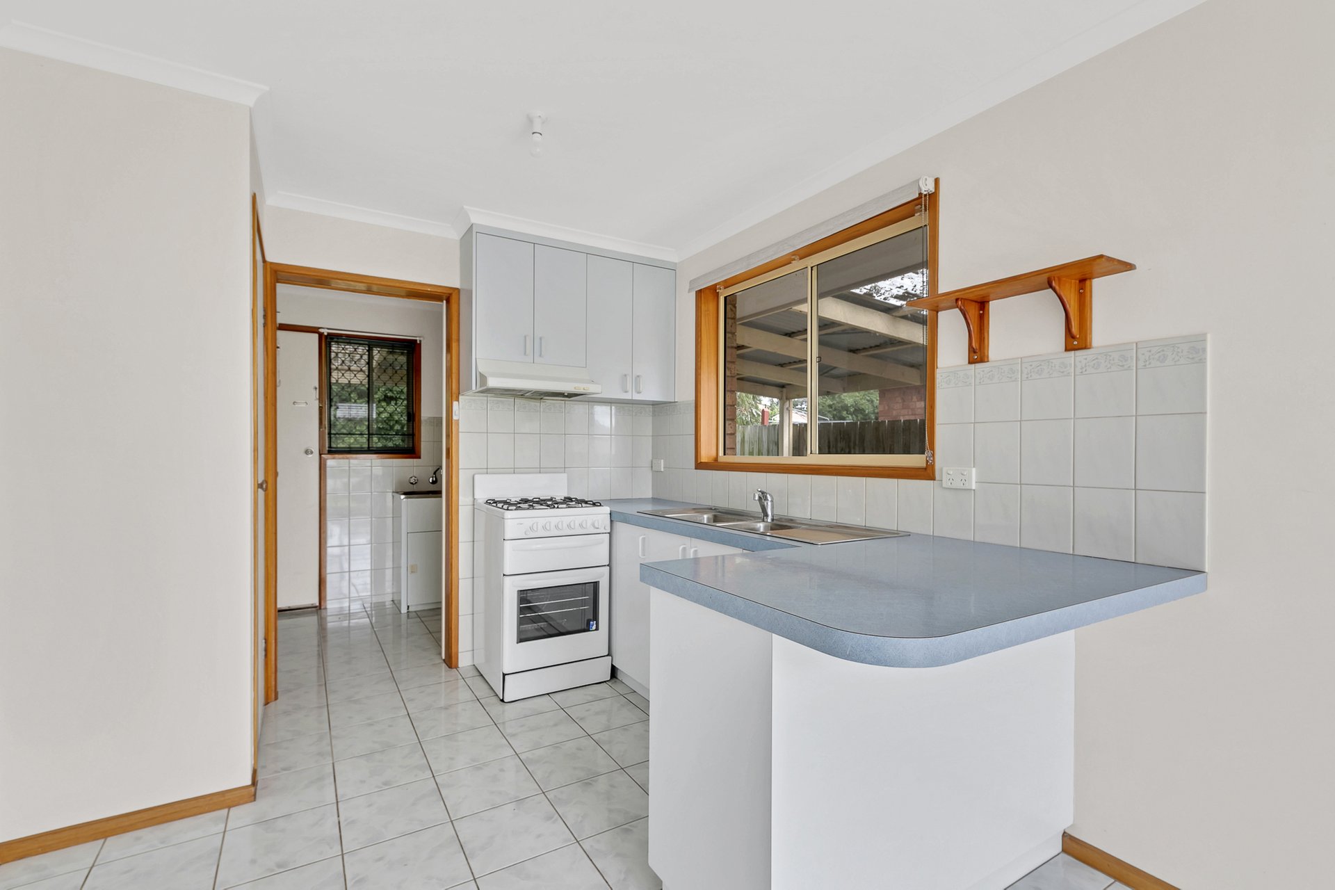 15 Stefania Mews, Whittington image 2