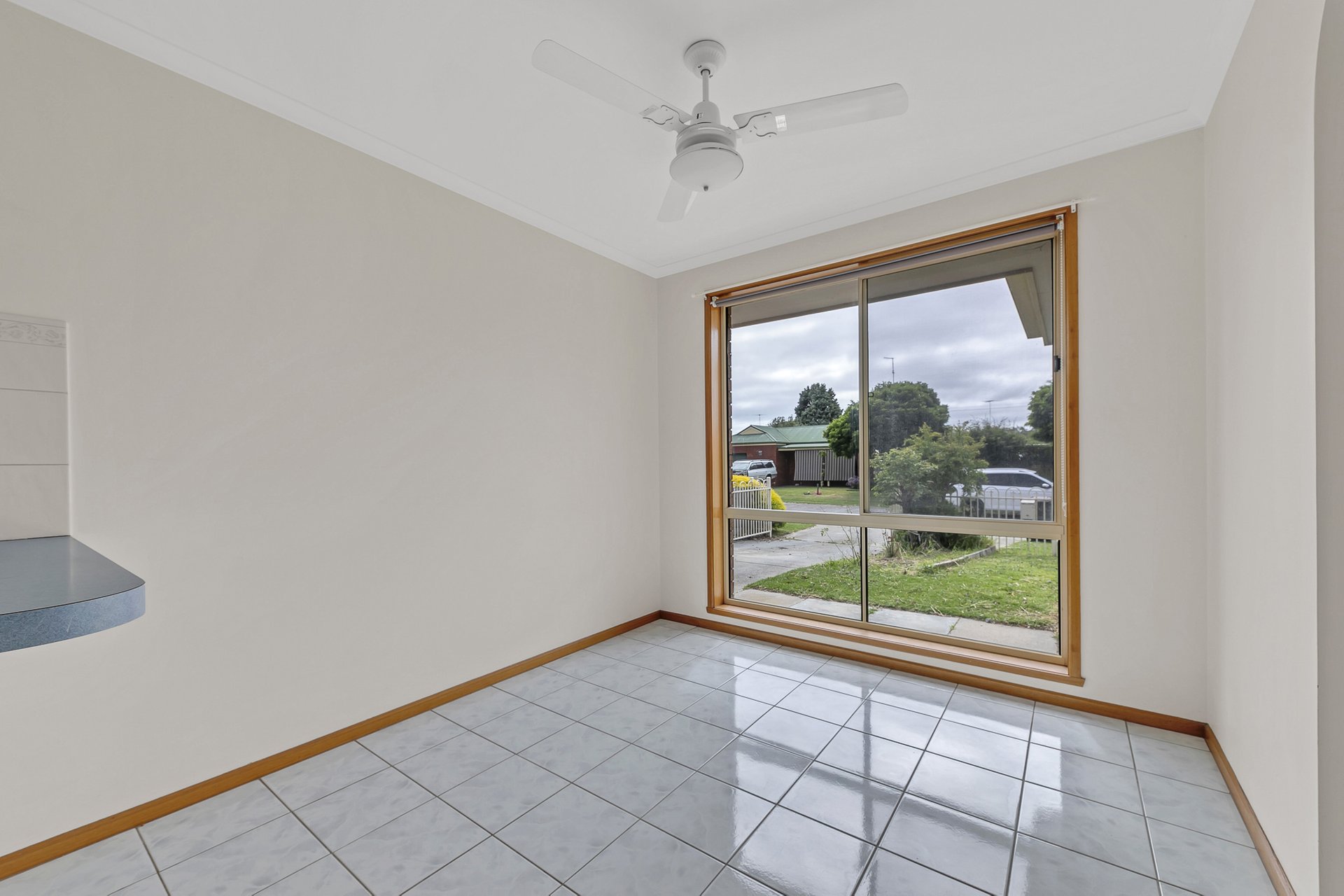 15 Stefania Mews, Whittington image 3