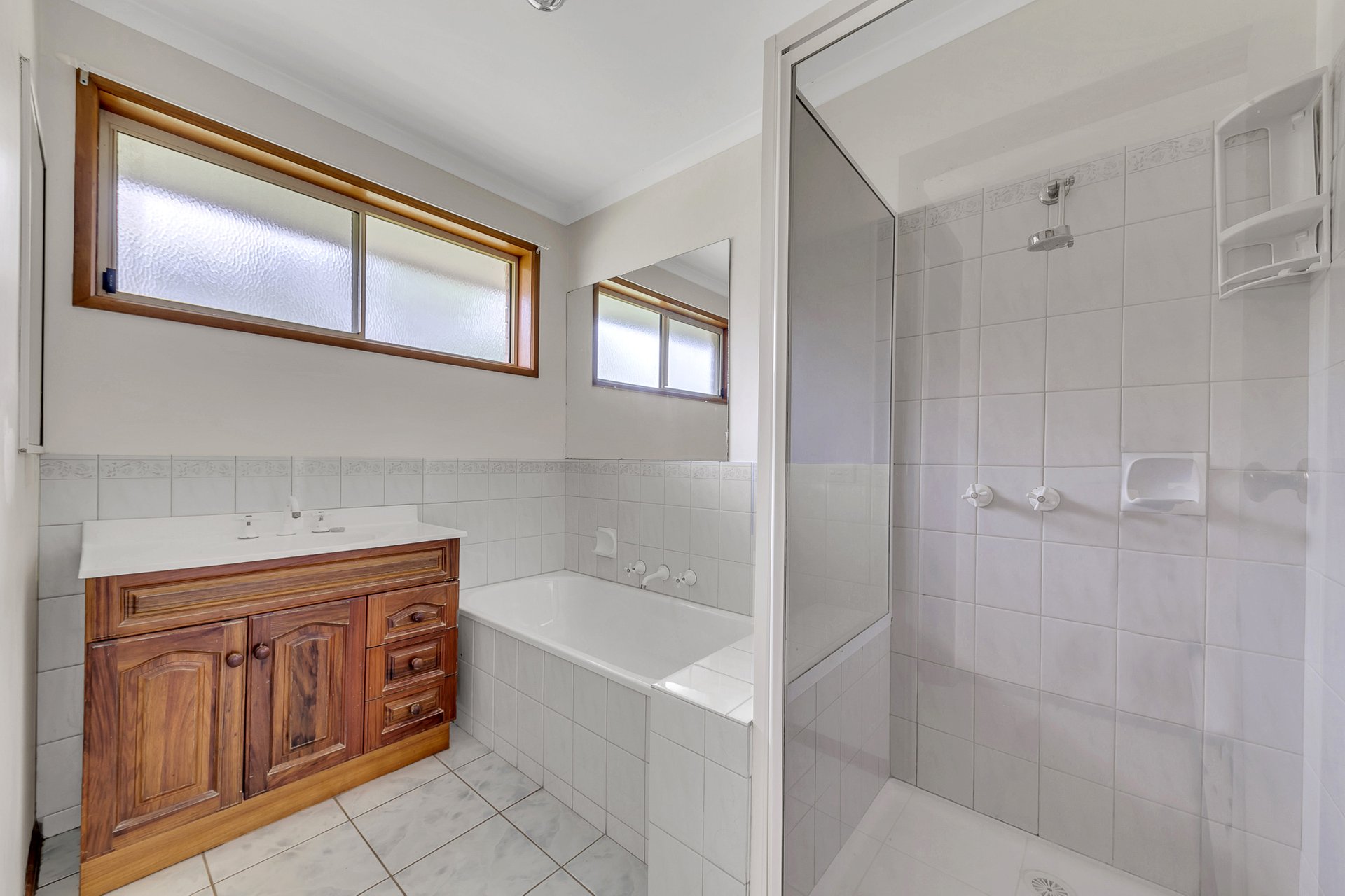 15 Stefania Mews, Whittington image 7