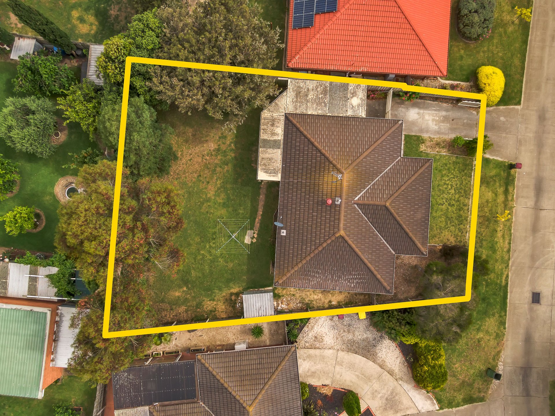 15 Stefania Mews, Whittington image 12
