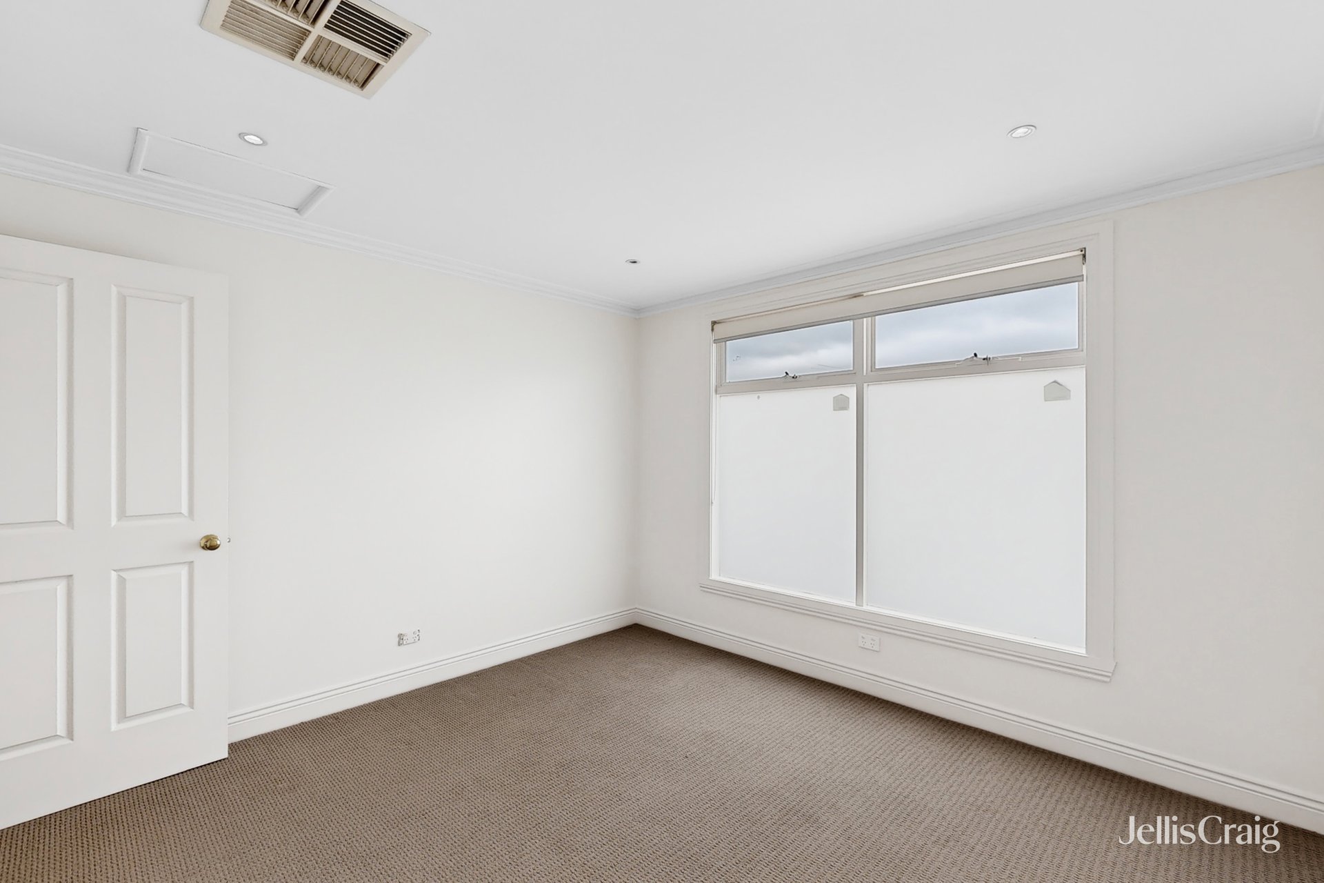 15 Suffolk Avenue, Coburg image 9