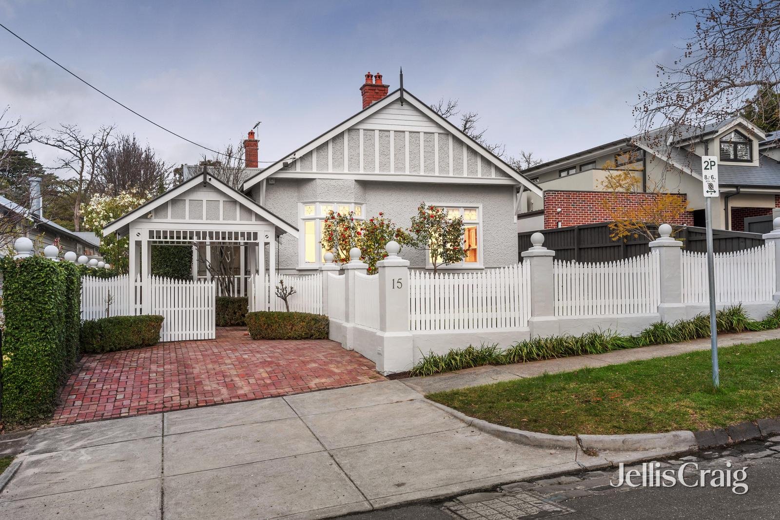 15 Suffolk Road, Surrey Hills image 1