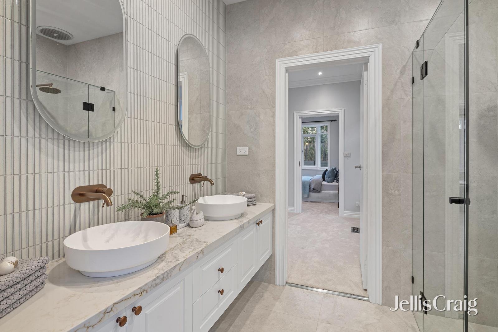 15 Suffolk Road, Surrey Hills image 11