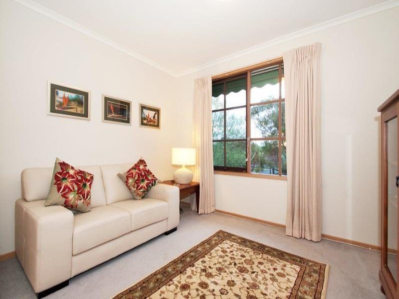 15 Summerhill Park Drive, Mooroolbark image 12