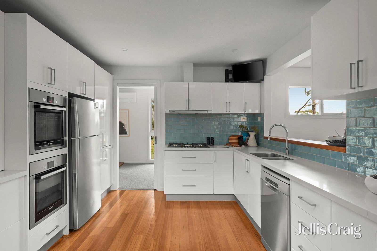 15 Sunderland Rise, Greensborough image 4