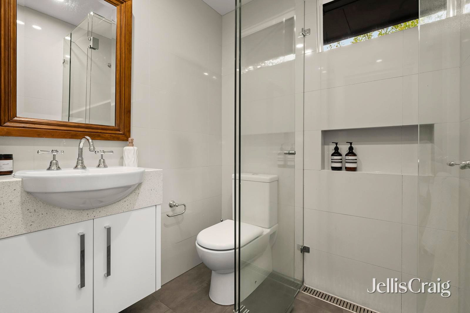 15 Sunderland Rise, Greensborough image 8