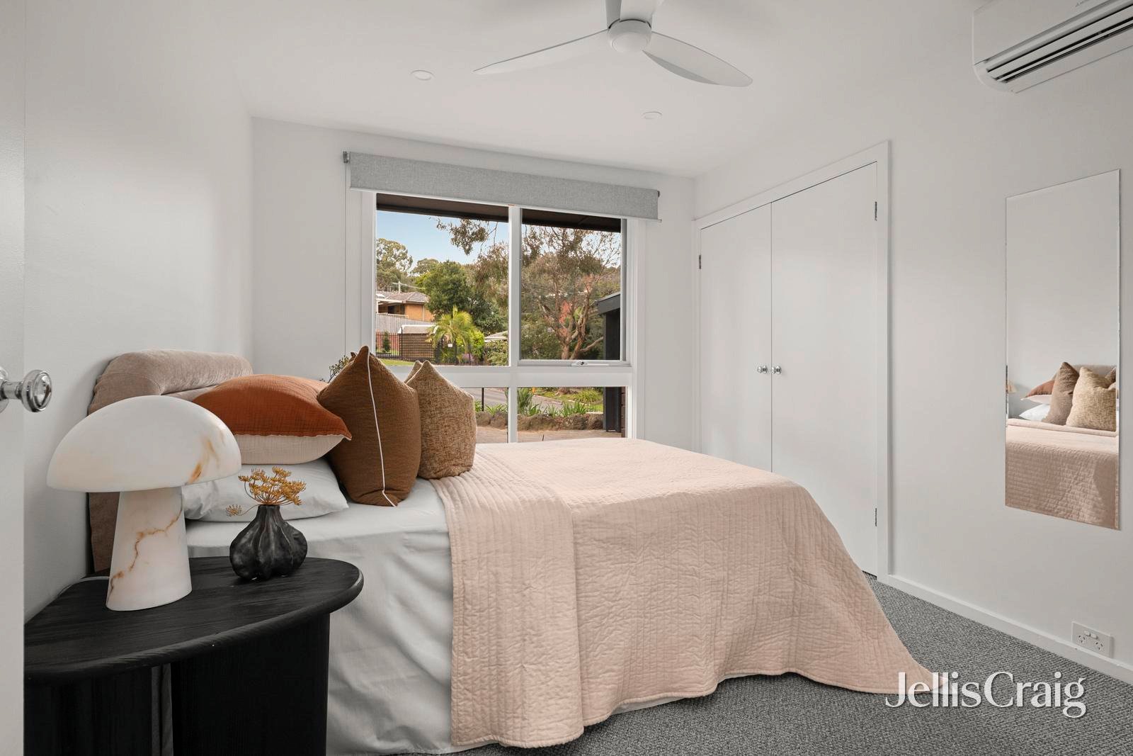15 Sunderland Rise, Greensborough image 11