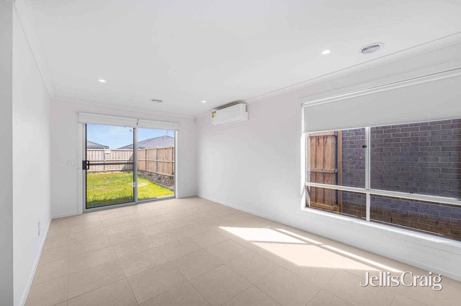 15 Sunpeaks Street, Winter&nbsp;Valley image 4