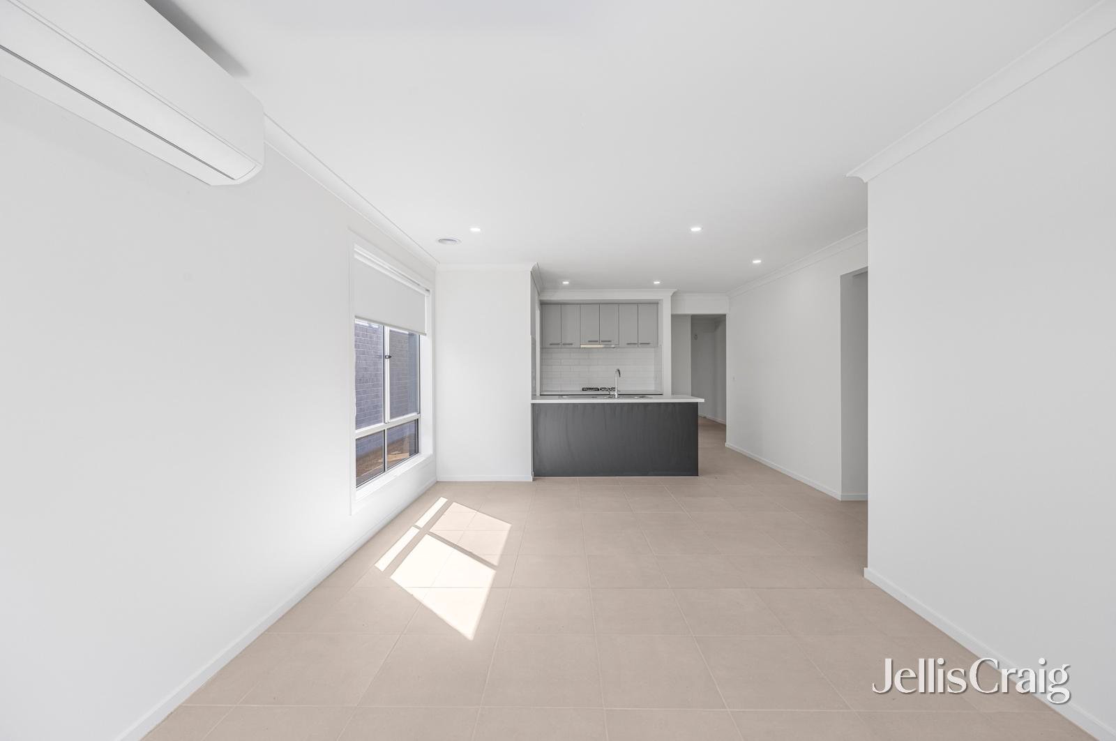 15 Sunpeaks Street, Winter&nbsp;Valley image 3