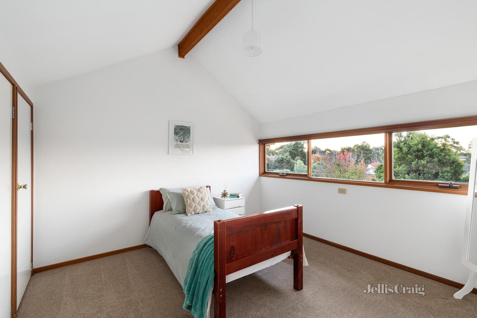 15 Sunrise Drive, Greensborough image 12