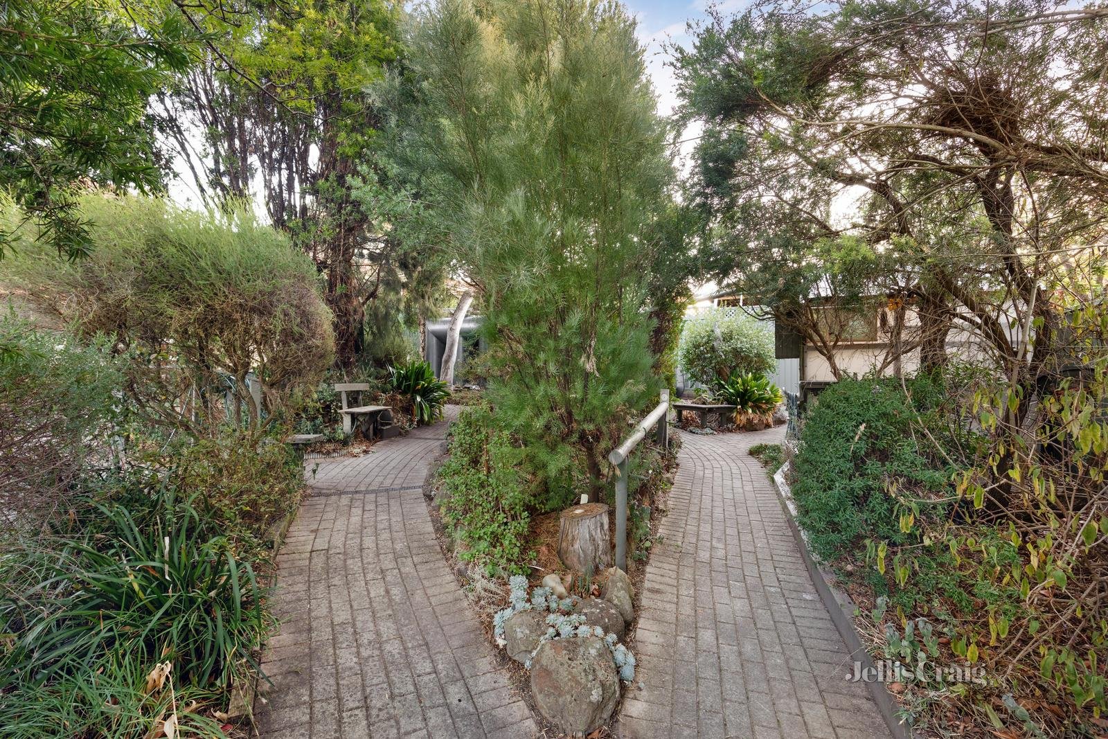 15 Sunrise Drive, Greensborough image 14