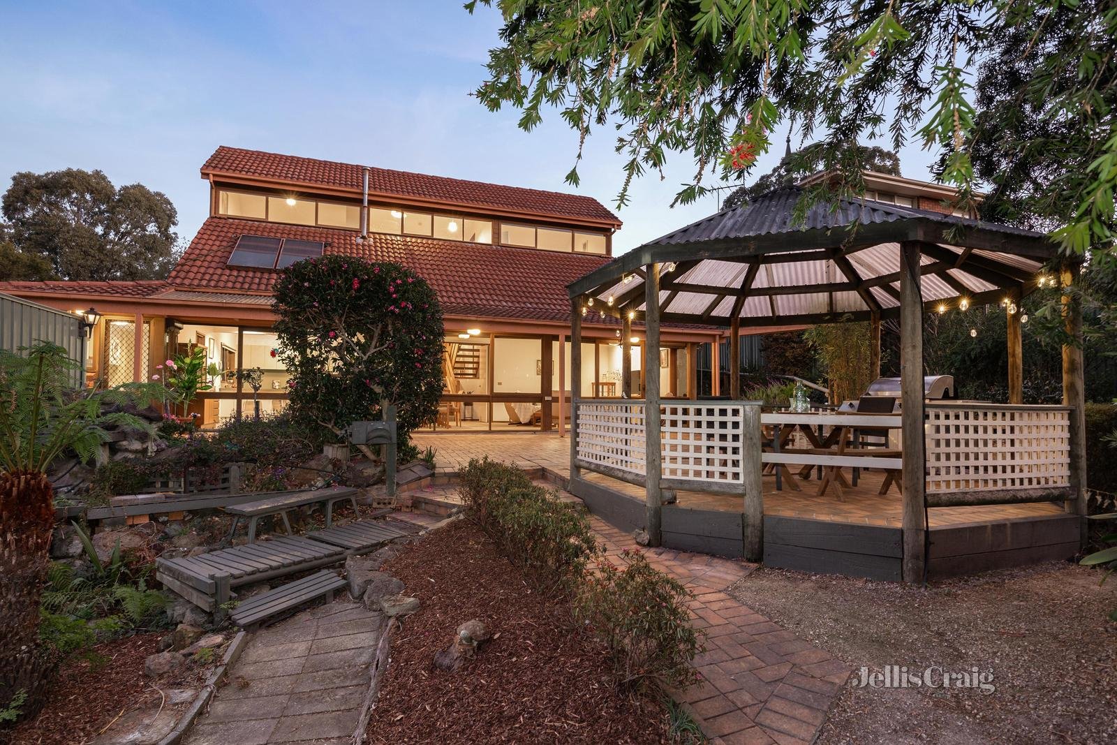 15 Sunrise Drive, Greensborough image 16