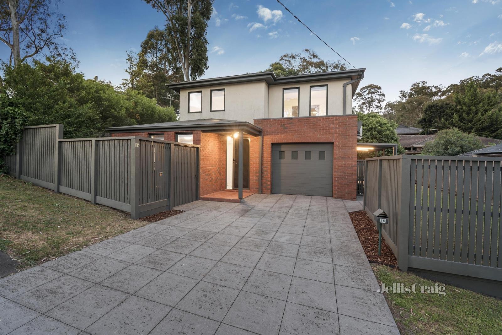 15 Swan Street, Eltham image 1