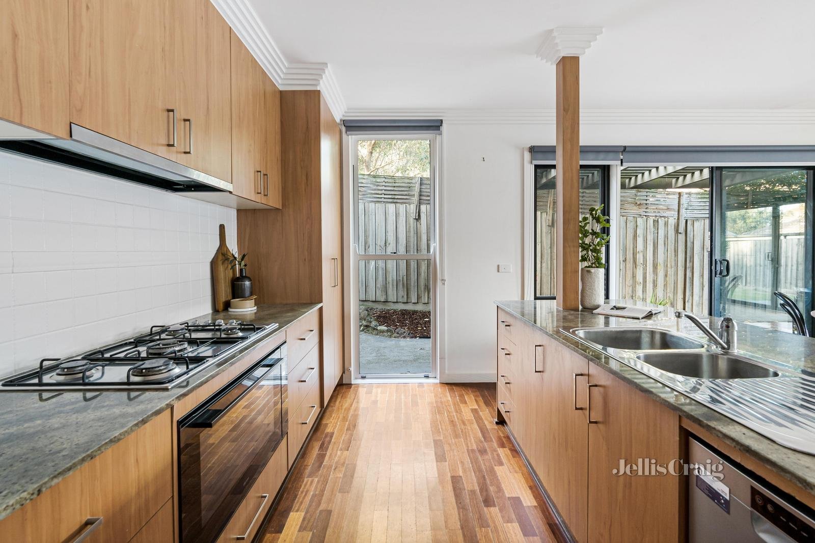 15 Swan Street, Eltham image 3