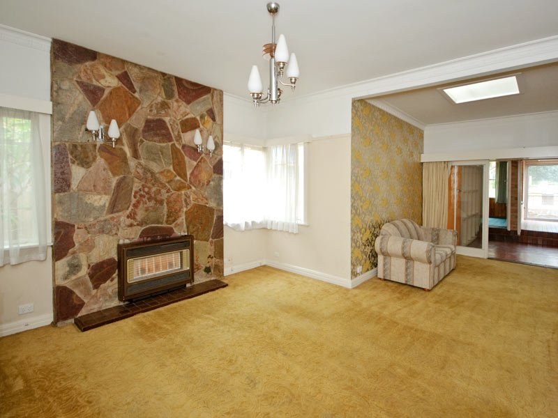15 Sweetland Road, Box Hill image 2