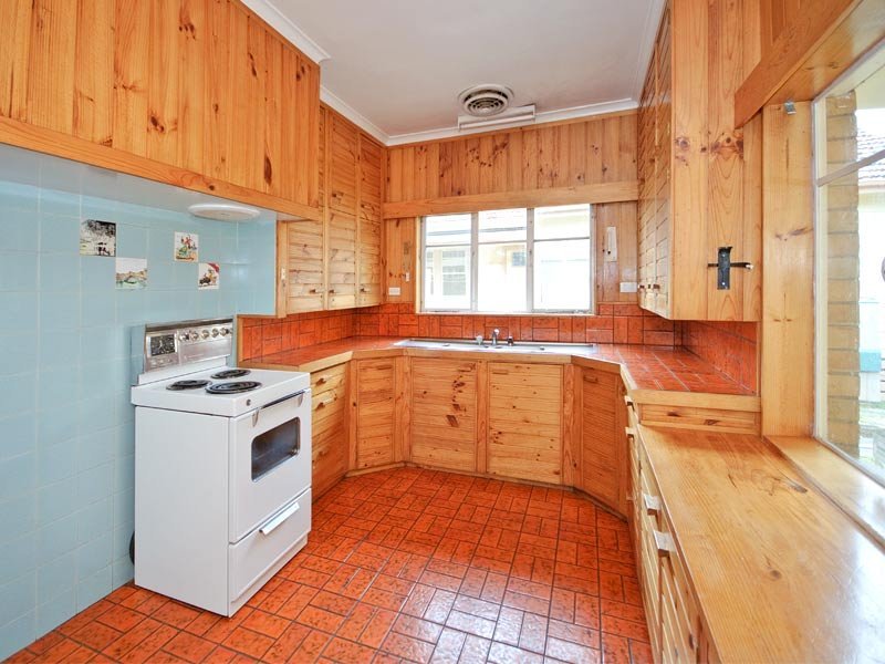 15 Sweetland Road, Box Hill image 3