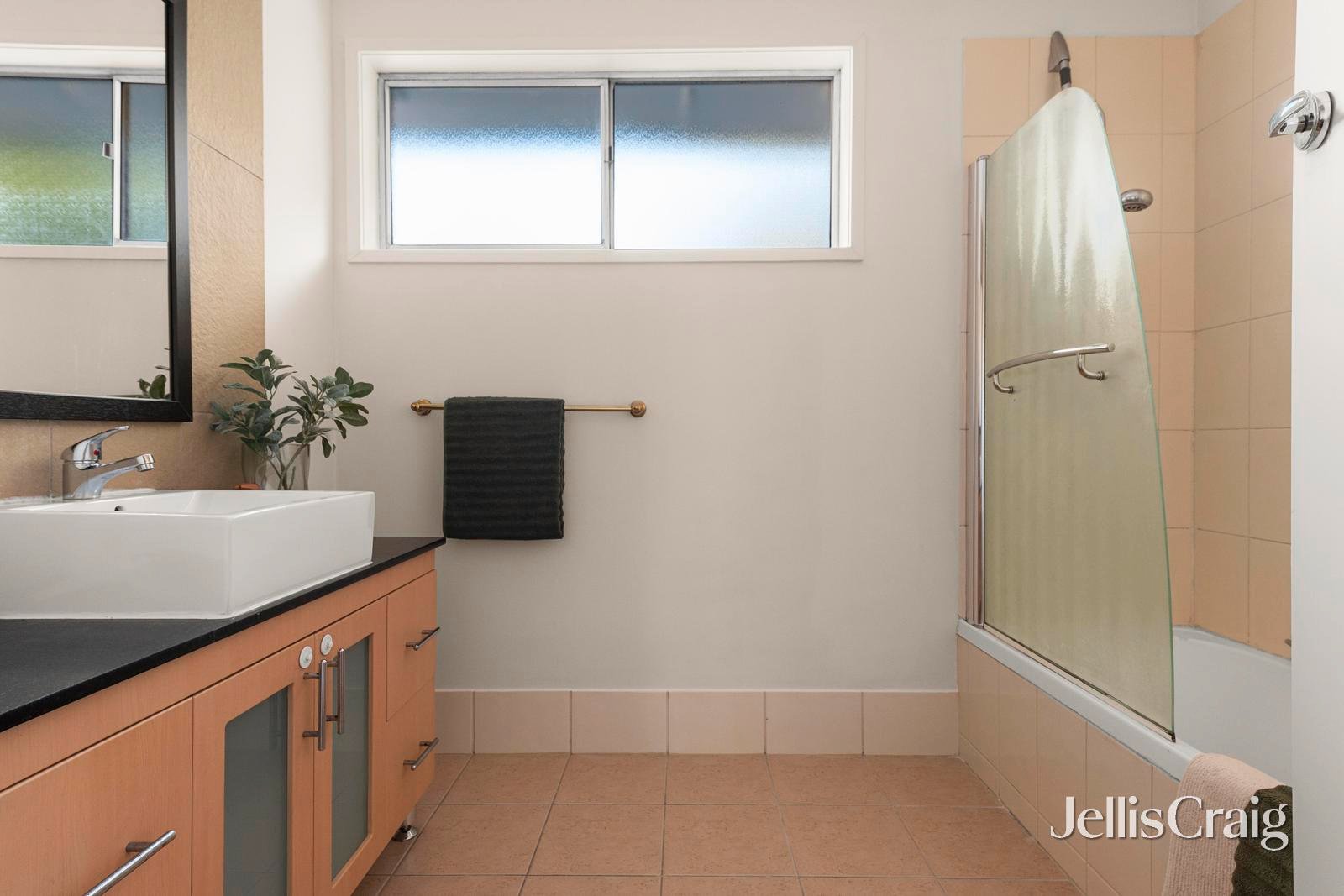 15 Sylvia Street, Viewbank image 8