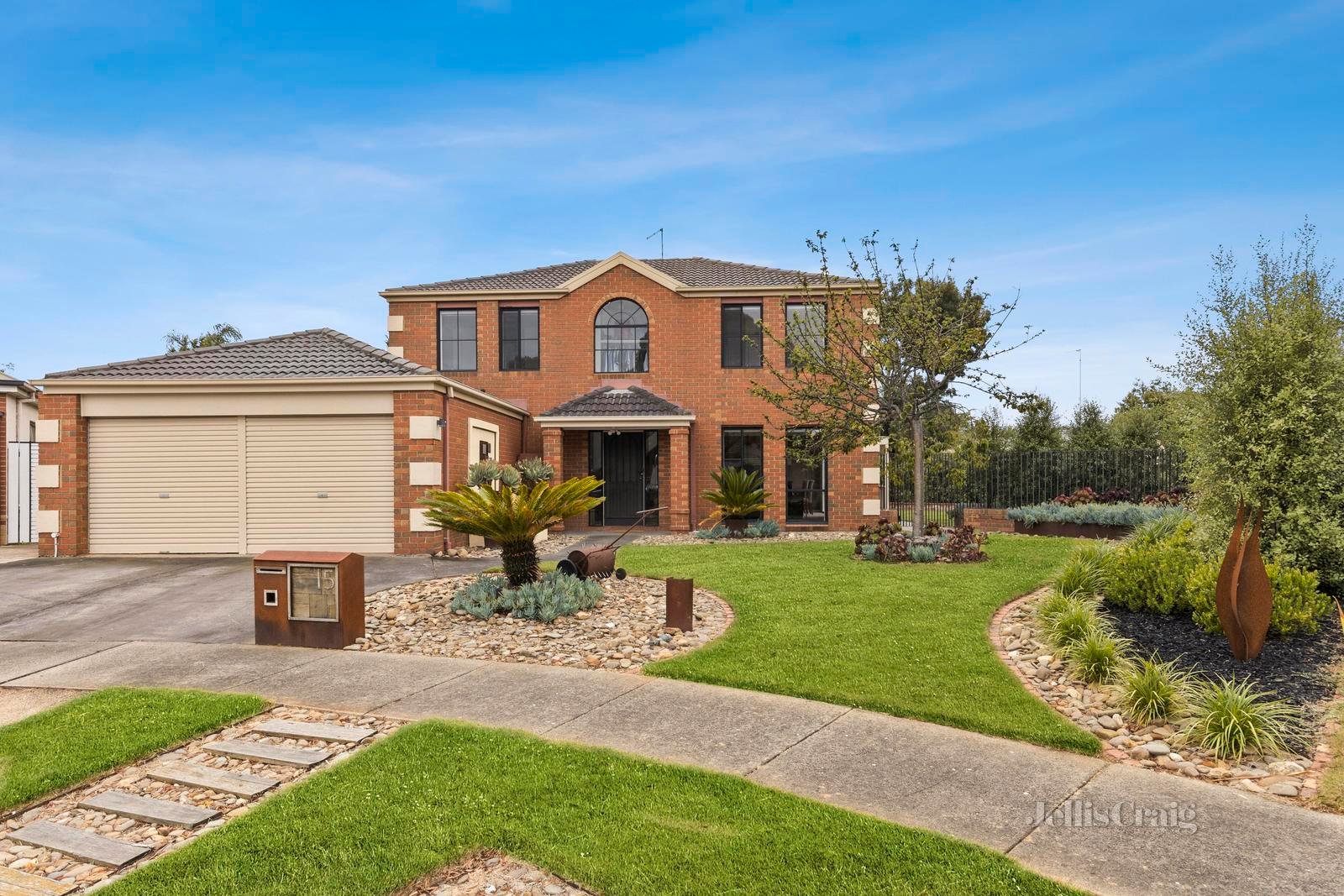 15 Templeton Court, St Albans Park image 1