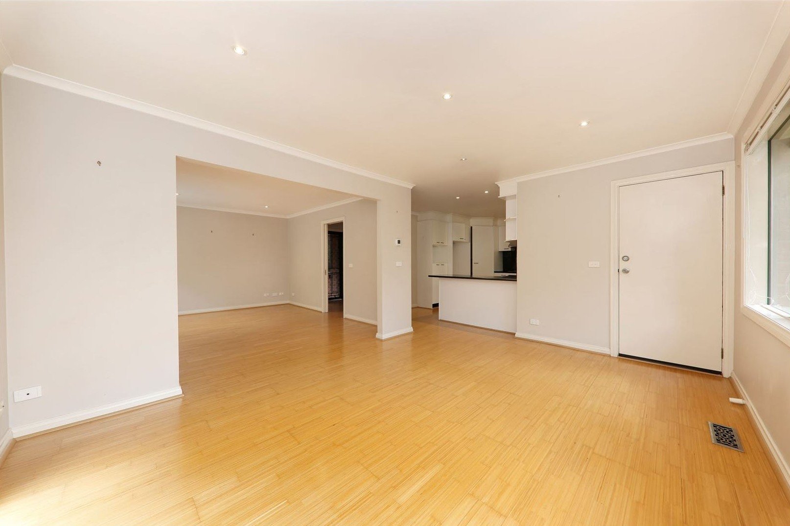1/5 Tobias Avenue, Glen Waverley image 2