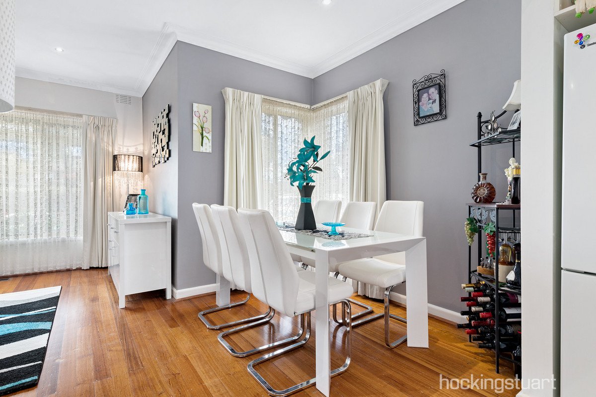 15 Toogoods Rise, Box Hill North image 3