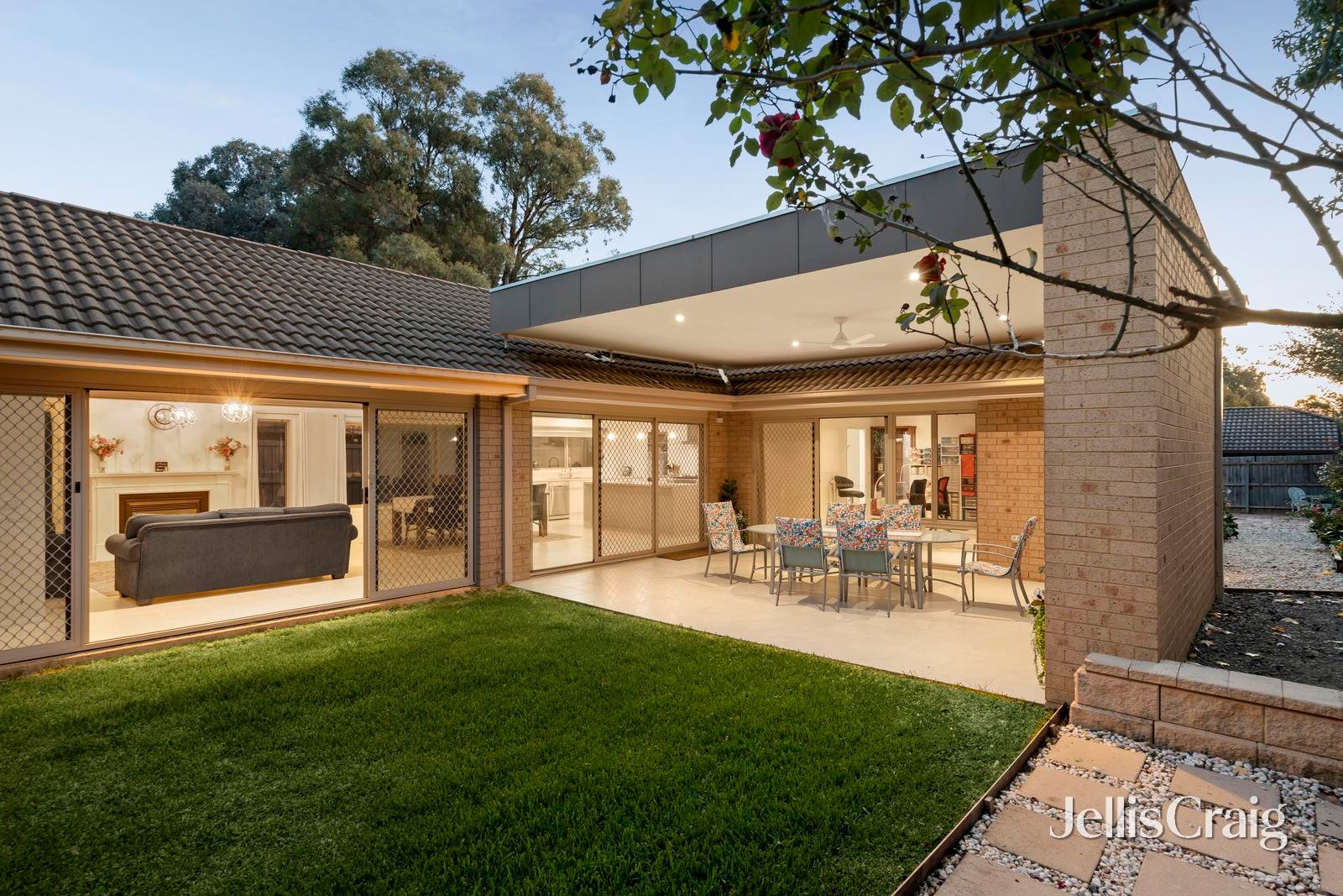 15 Trafalgar Crescent, Lilydale image 12