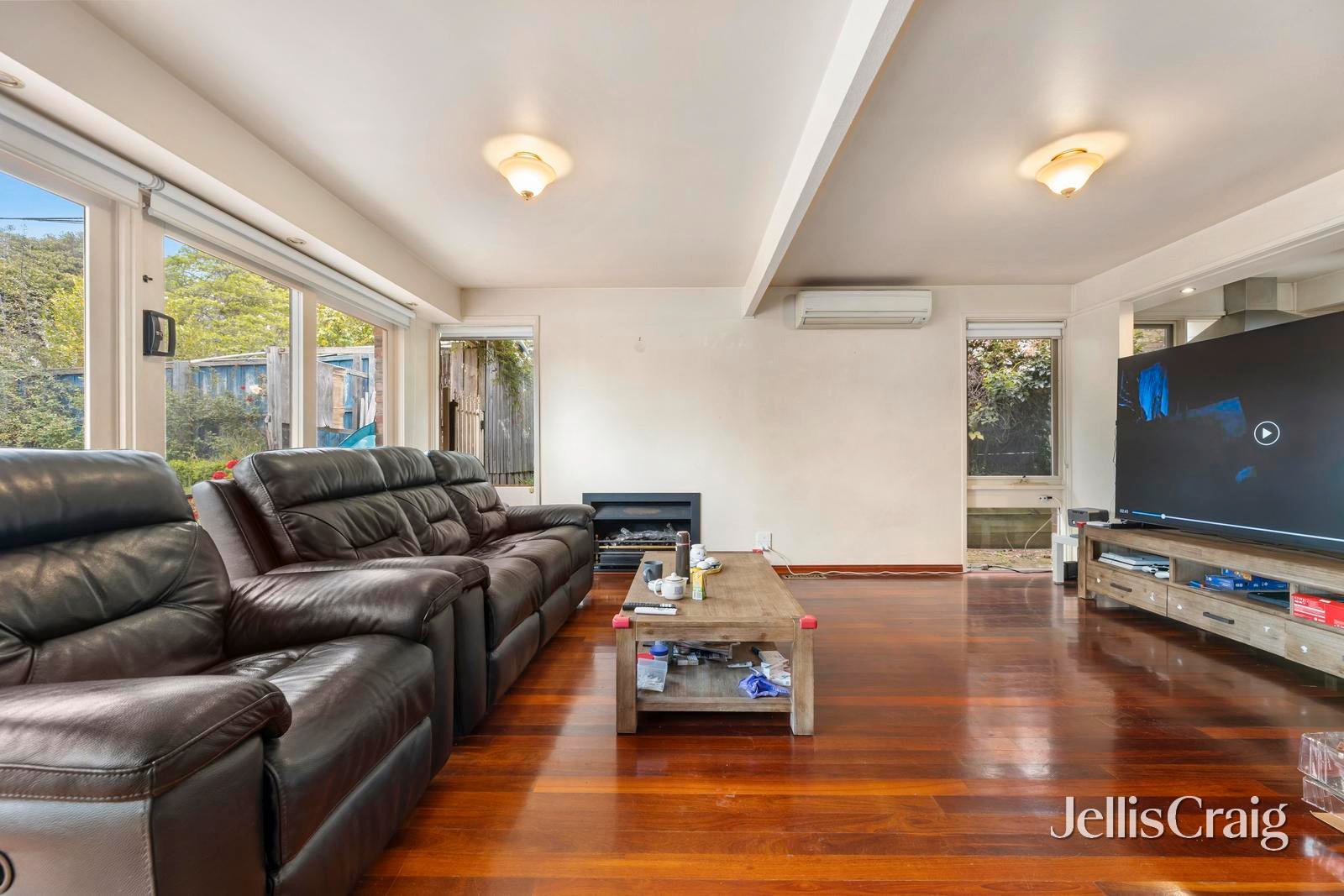 15 Trenton Avenue, Glen&nbsp;Waverley image 2