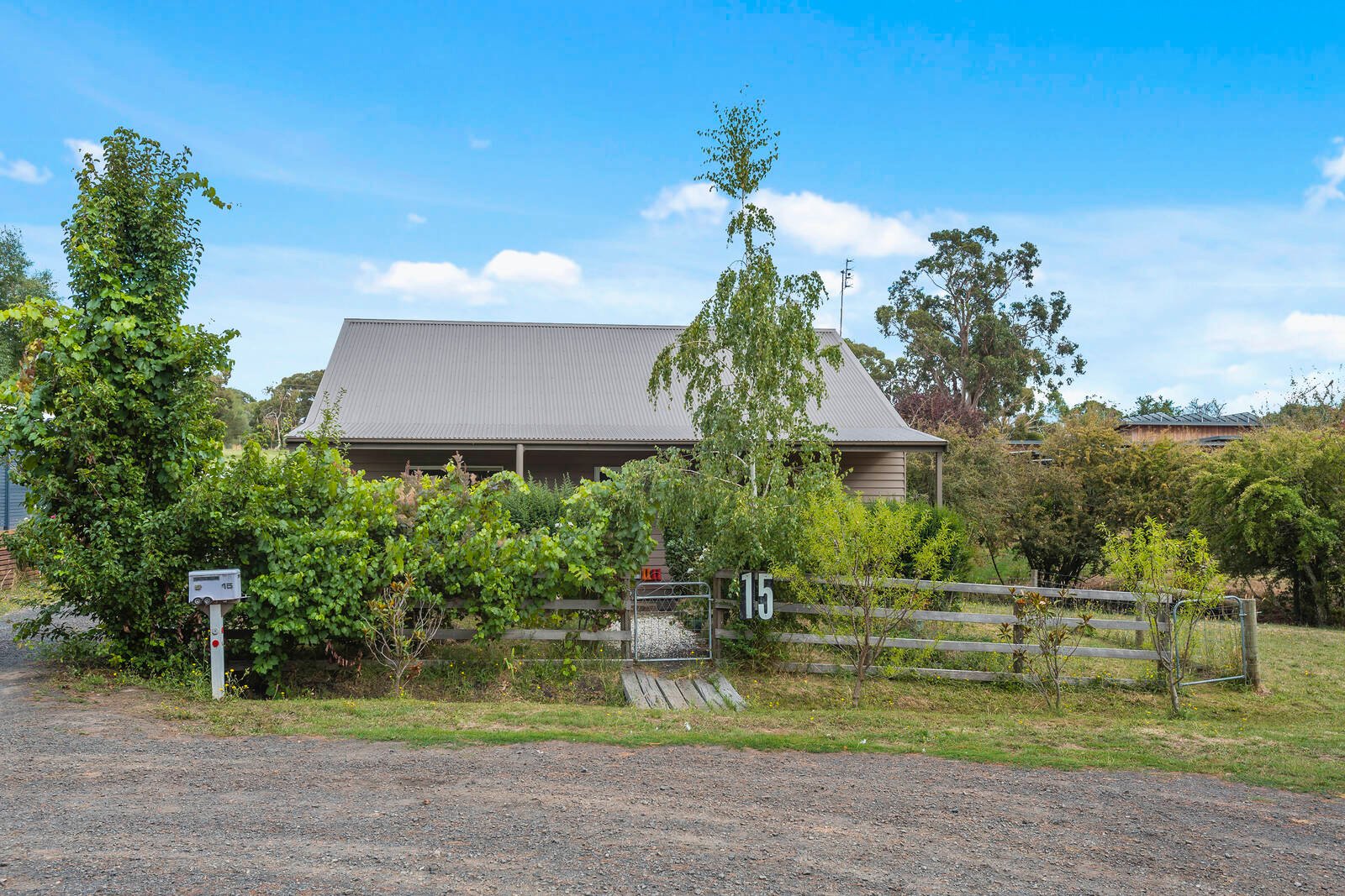 Property Gallery Thumbnail 3