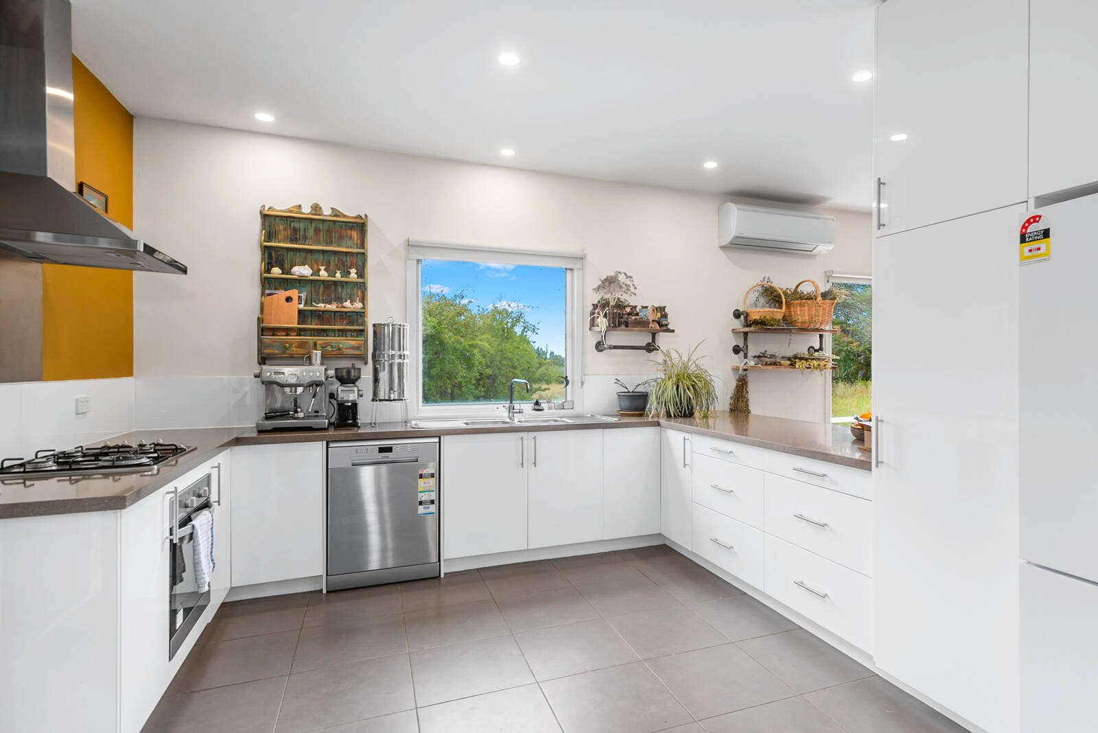 Property Gallery Thumbnail 6
