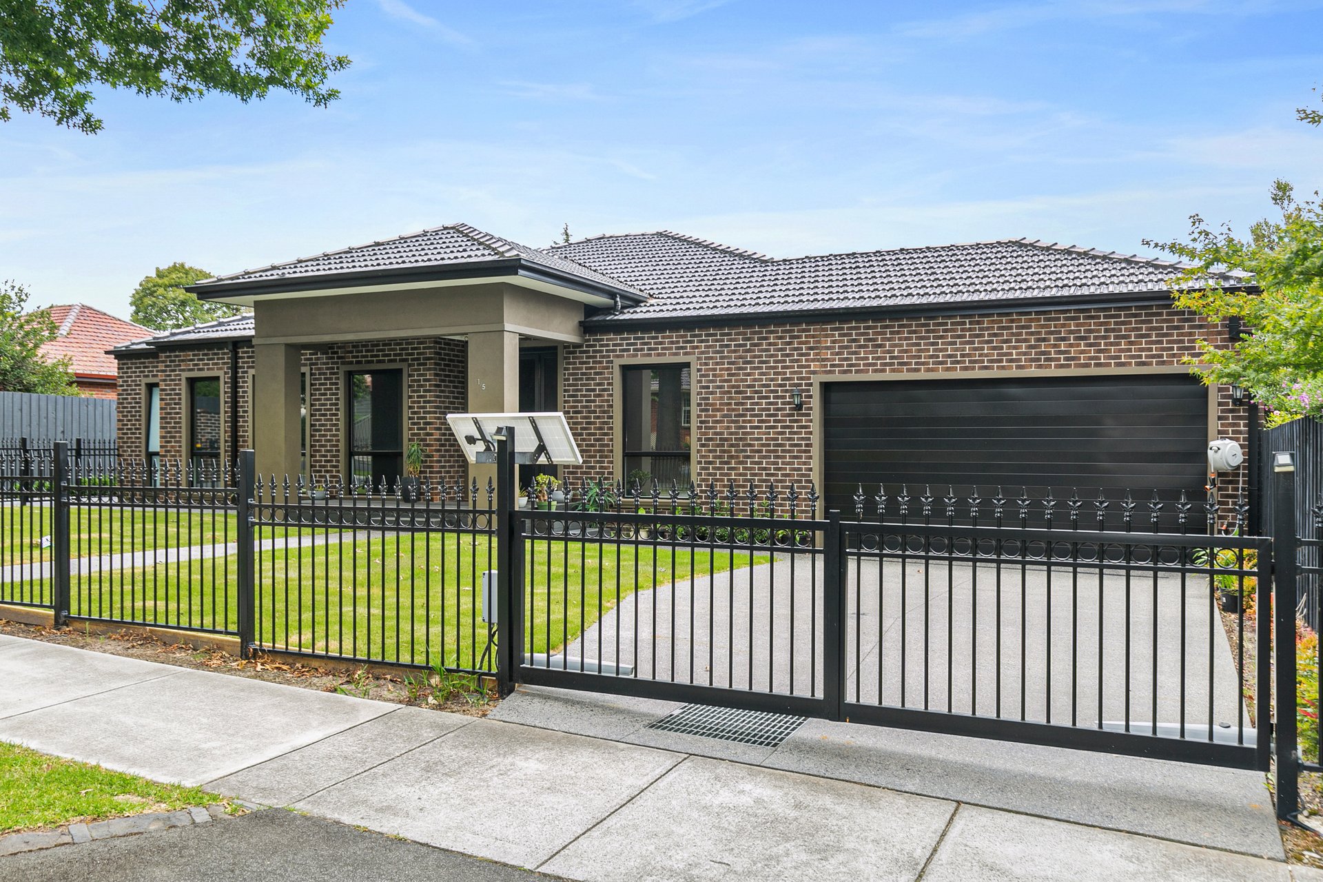 1/5 Vernal Avenue, Mitcham image 1