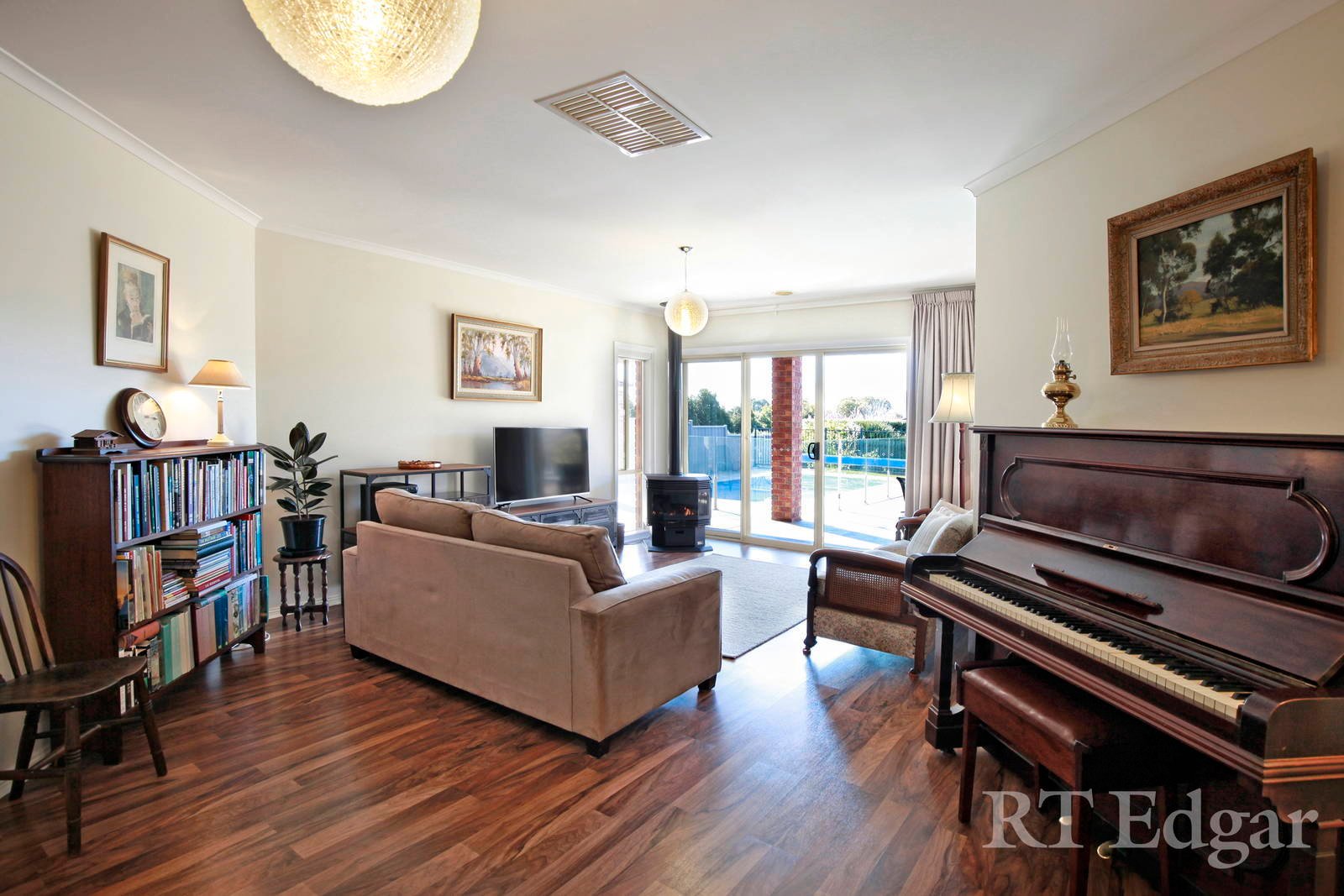 Property Gallery Thumbnail 9